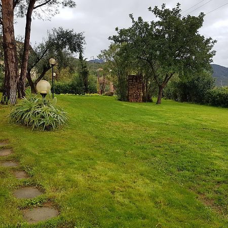 カポテッラ Borgo Degli Ulivi Depandanceヴィラ エクステリア 写真